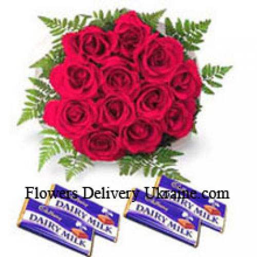 11 Rose Rosse con deliziosi Cioccolatini Assortiti